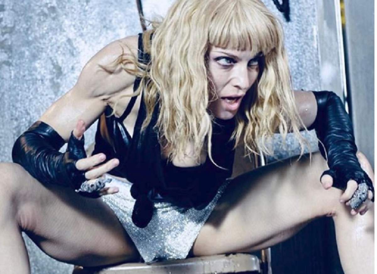 FOTO / Madonna s-a afișat topless! Sânii ei lăsați fac înconjurul lumii