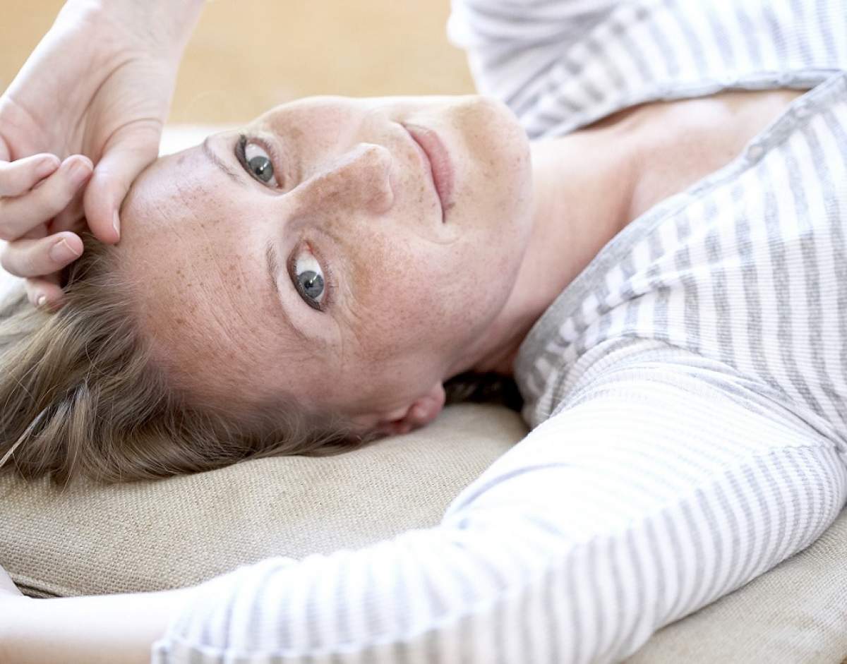 Cum poți combate senzația de oboseală, la menopauză? Trei trucuri la îndemâna oricărei femei