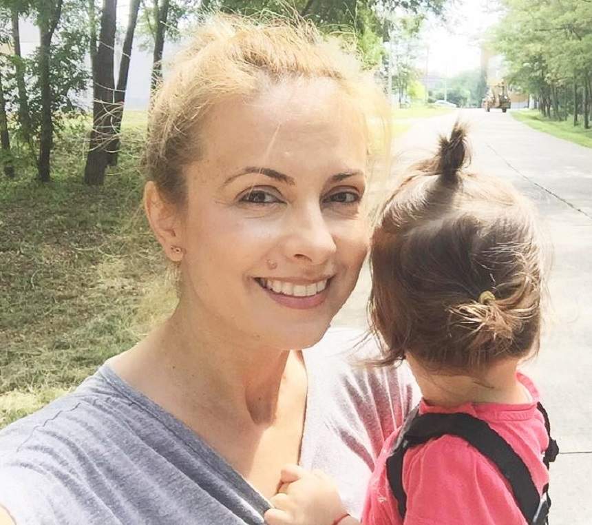 Simona Gherghe, mesaj emoţionant de 1 Decembrie: "România e în fiecare cuvant pe care îl rosteşte fiica mea"