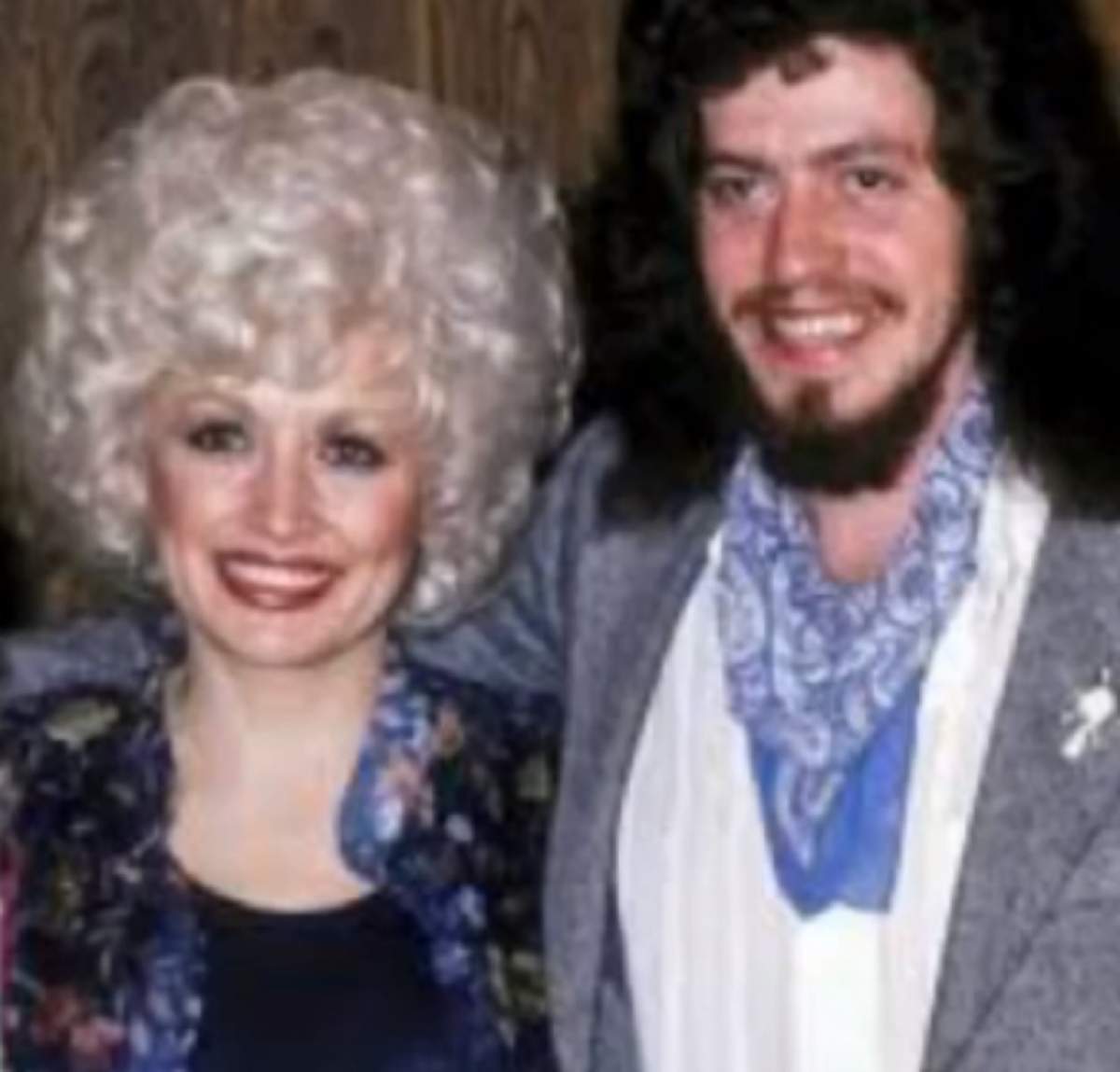 Dolly Parton, în doliu! Fratele ei a murit din cauza unei boli misterioase