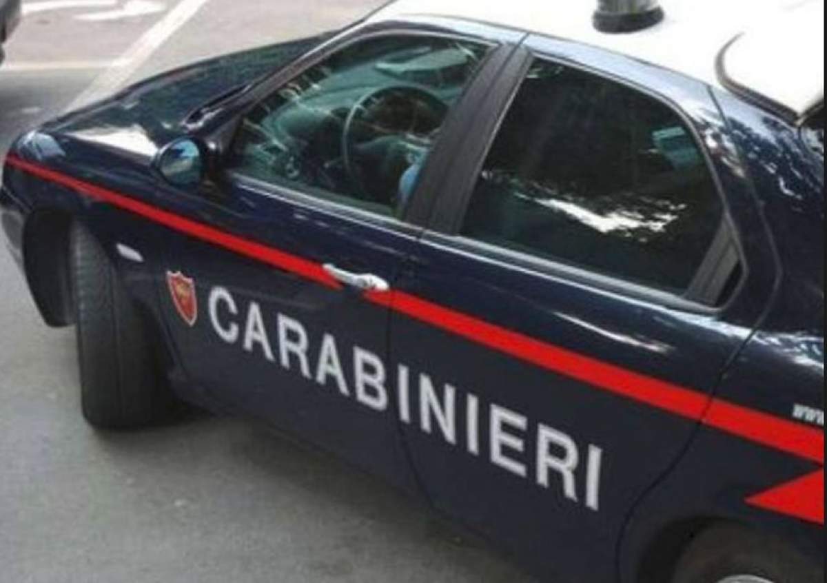 Un român de 34 de ani s-a sinucis în Napoli. Terifiant felul în care a fost găsit de soţie