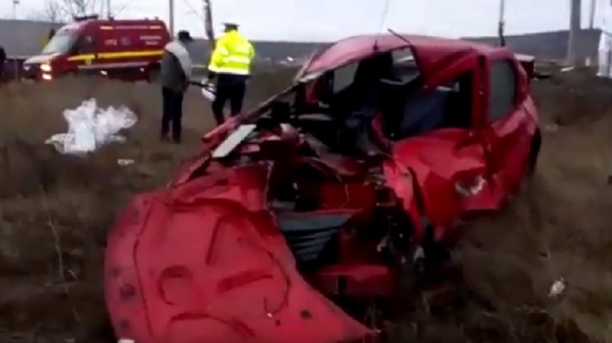 VIDEO / Maşină spulberată de tren, în Cluj! Şoferul a murit după două ore de resuscitări