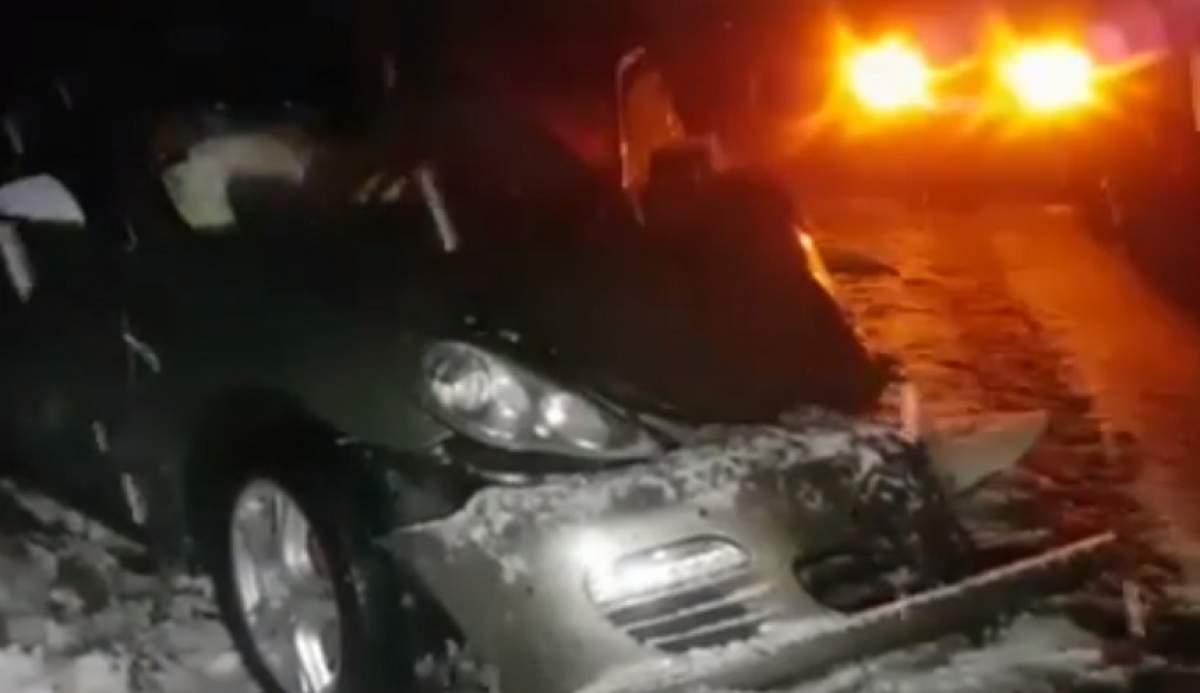 VIDEO / Urmărire ca în filme în Argeş! Un bolid de lux s-a făcut praf, în timp ce poliţia încerca să îl oprească