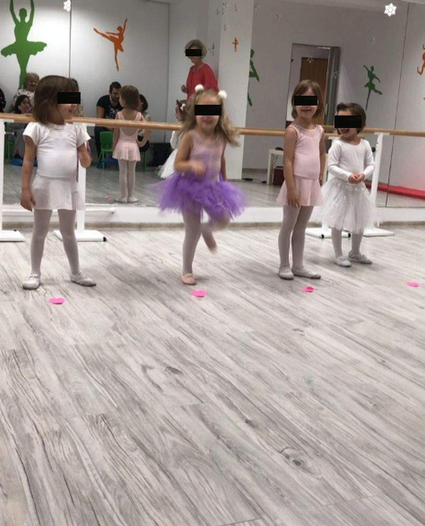 VIDEO / Fetiţa Mirelei Vaida a avut serbarea de Crăciun. Cum s-a prezentat micuţa balerină