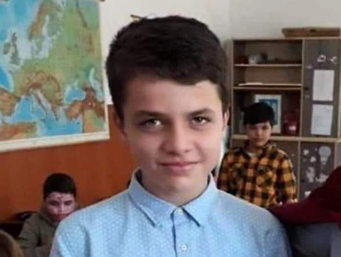 Un băiat de 12 ani din Petroşani a dispărut din faţa şcolii. Mesajul disperat al tatălui