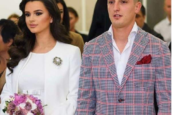 FOTO / Cum s-a afișat Bianca Marina, după speculațiile despărțirii de Steliano Filip.  Blondina radiază de fericire, dar singură!