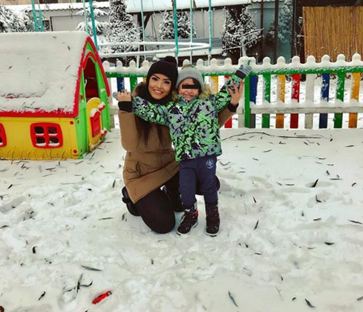 VIDEO / Andreea Mantea şi băieţelul ei s-au întors în România. "Acasă"