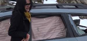 VIDEO / Maşina Ancăi Pop a fost scoasă din apă! Mama şi sora cântăreţei, distruse de durere la locul tragediei