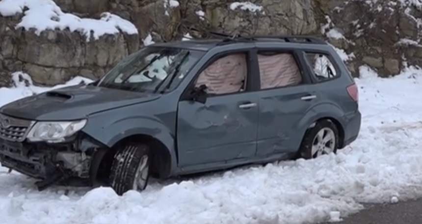 VIDEO / Maşina Ancăi Pop a fost scoasă din apă! Mama şi sora cântăreţei, distruse de durere la locul tragediei