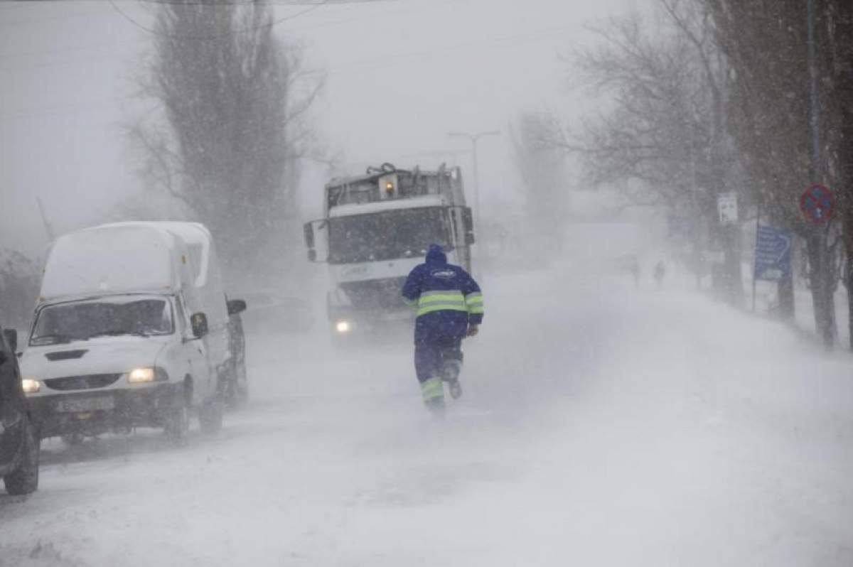 Zăpadă a creat din nou probleme! Şcoli închise în mai multe zone din ţară şi localităţi fără curent