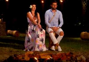 VIDEO / Și-a aruncat brățara în foc! Mirela și Ionuț, pentru ultima oară față în față la "Insula Iubirii"