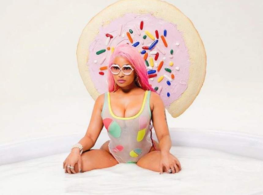 FOTO / Nicki Minaj, ce ai pățit? Artista s-a îngrășat atât de mult, încât stă să „explodeze”