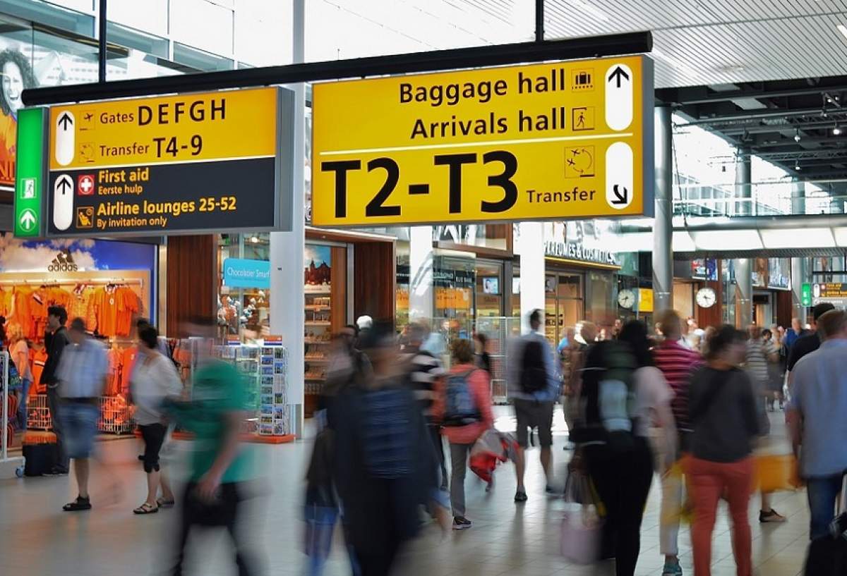 FOTO / Tensiunile cresc pe aeroportul Gatwick, unde sunt blocați 2000 de români! Care este situația zborurilor