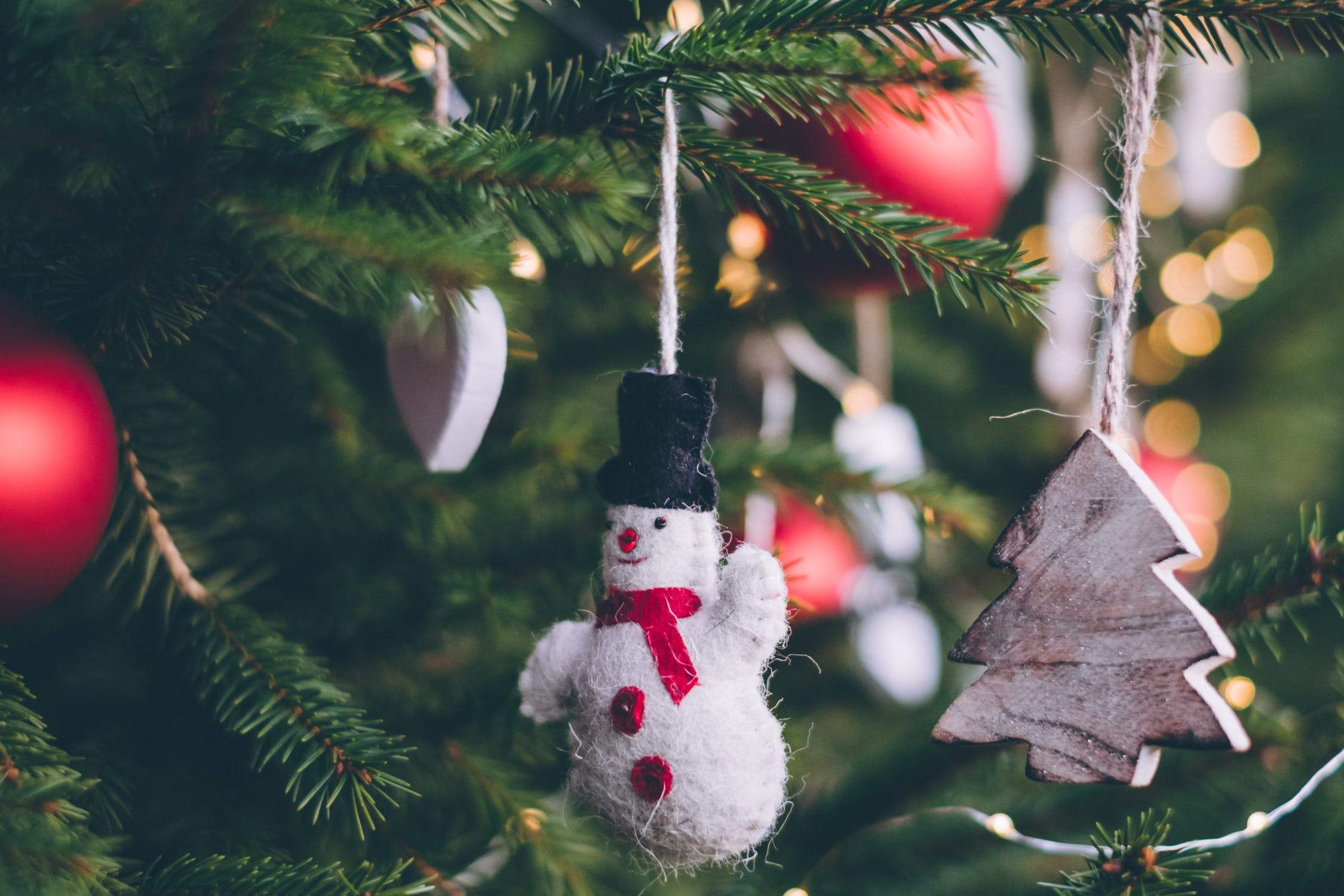 Trei ornamente pentru bradul de Crăciun pe care le poți face și tu