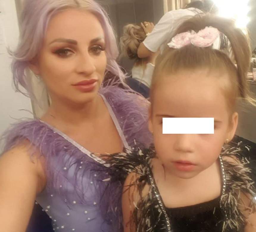 FOTO / Sânziana Buruiană și fiica ei, apariție de poveste: „Zulufițele vă urează Crăciun fericit”