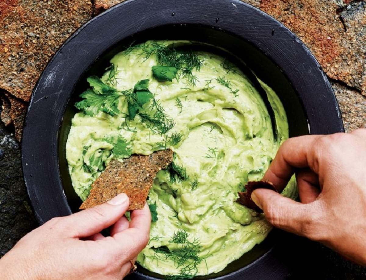 REŢETA ZILEI: Pastă de avocado, un aperitiv delicios şi super rapid!