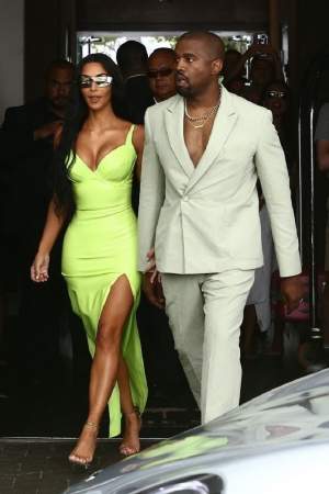 Kim Kardashian, răsfățată de Kanye West de sărbători. A primit un cadou de 14 milioane de dolari