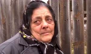 VIDEO / Dată afară de propria fiică, în prag de Crăciun. Bătrâna de 87 de ani a rămas pe drumuri. "Îmi vine să mor"