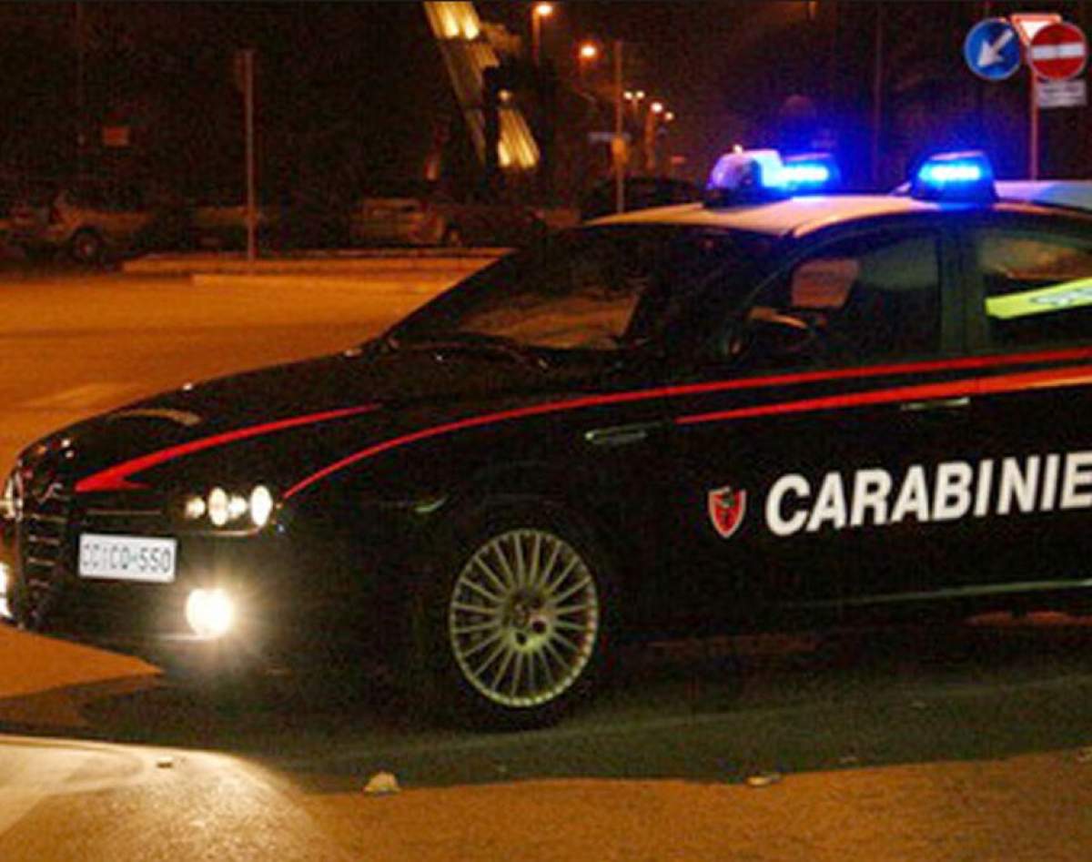 Un român a comis infracţiuni pe bandă rulantă în Torino! La sfârşit, şi-a împărţit pumni şi picioare cu paznici, poliţişti şi medici