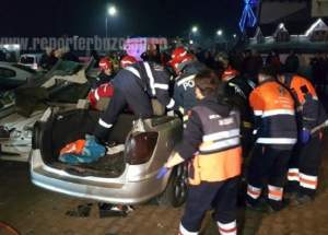 Carambol în Buzău! Șase victime, după ce trei mașini s-au făcut praf