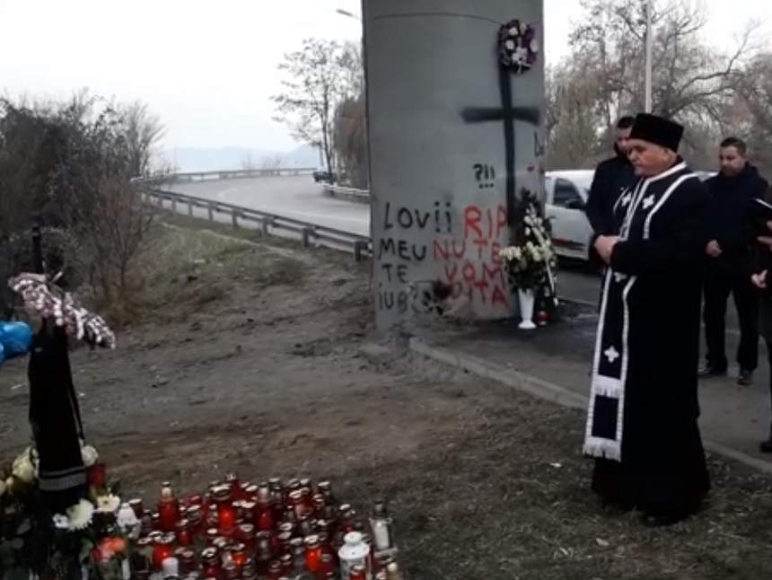 VIDEO / Altar la pasarela unde a murit Andrei Pintican! Un preot a sfinţit astăzi o cruce acolo