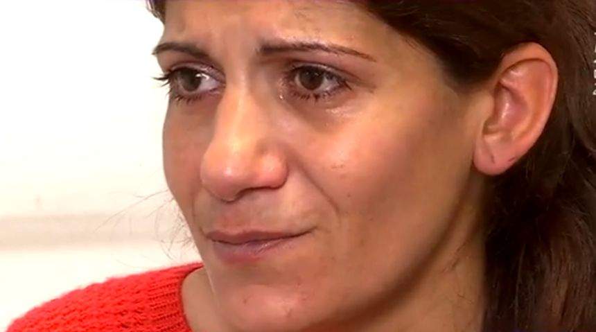 VIDEO / Mamă cu doi copii, la un pas să fie omorâtă de soţul violent. Femeia nu mai vrea să locuiască în aceeaşi casă cu călăul său