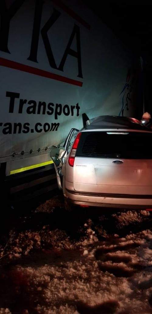 FOTO / Carnagiu în Suceava. Cinci oameni au murit striviți de un TIR