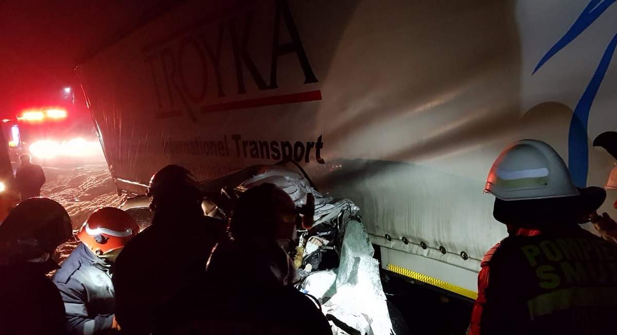 FOTO / Carnagiu în Suceava. Cinci oameni au murit striviți de un TIR