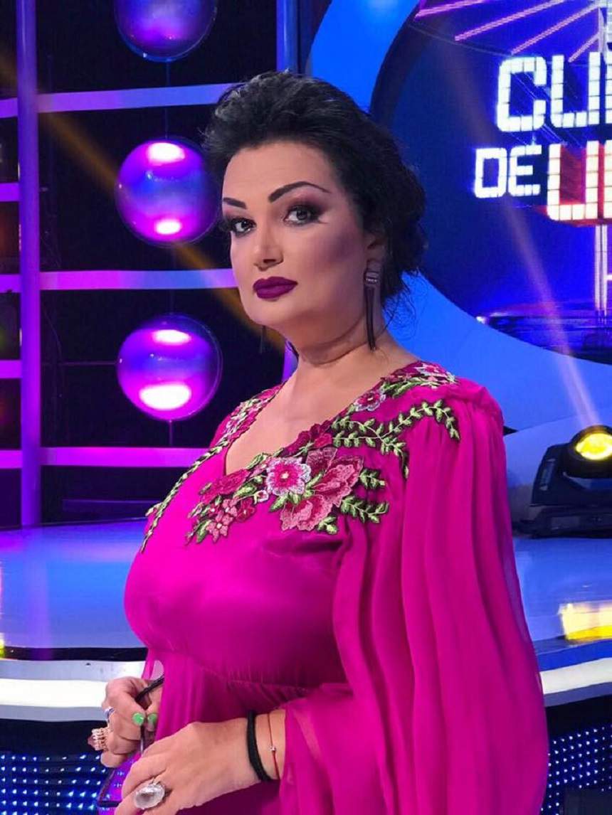 Ozana Barabancea, chip de păpuşă! După ce a slăbit 40 de kilograme, şi-a făcut lifting facial