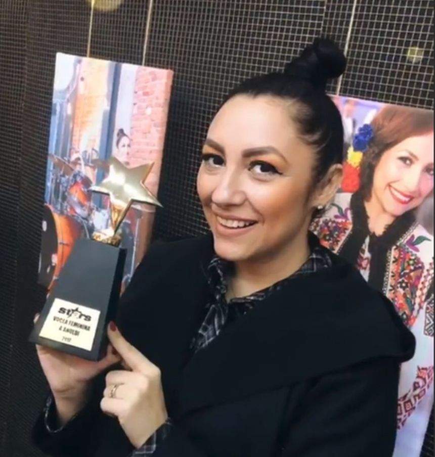 VIDEO / Reacţie de excepţie a Andrei după ce a primit premiul "Vocea feminină a anului 2017" oferit de Antena Stars