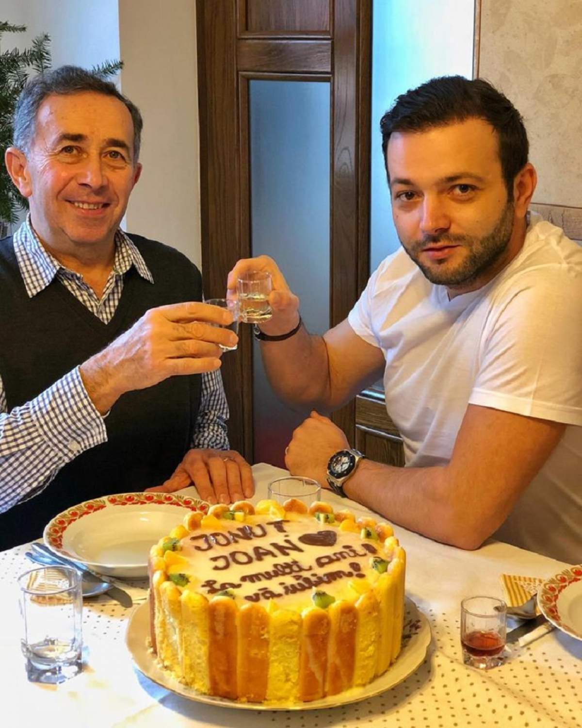 FOTO / Motiv de sărbătoare în familia lui Mihai Morar. Ce anunţ a făcut prezentatorul