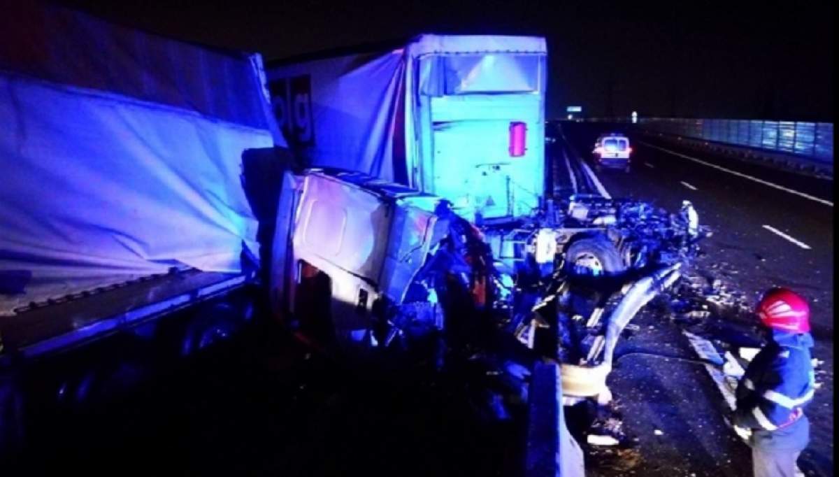 FOTO / Accident îngrozitor în Mureş! Un autoturism s-a izbit de un TIR, iar trei persoane şi-au pierdut viaţa