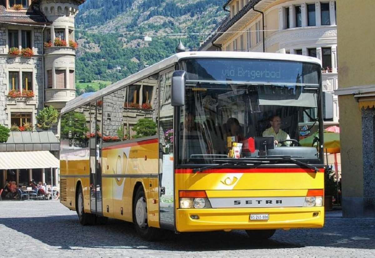 Cel puţin 25 de oameni şi-au pierdut viaţa după ce autobuzul în care se aflau s-a răsturnat