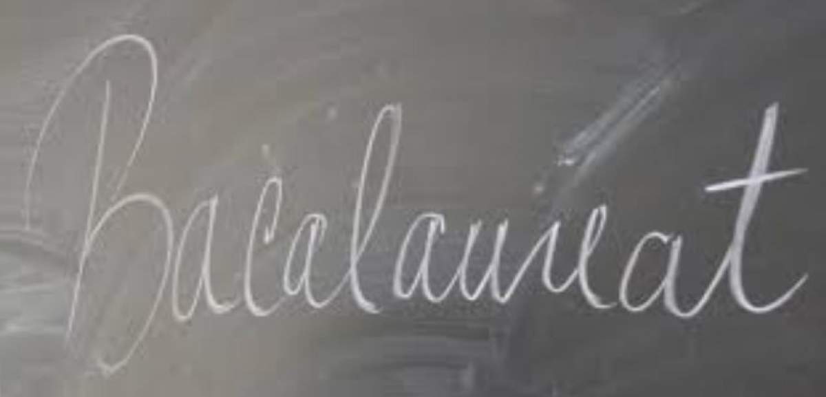 Din vacanţă, în sala de examen. Elevii de liceu de clasa a XII-a fac cunoştinţă cu probele orale ale Bacalaureatului care au început azi