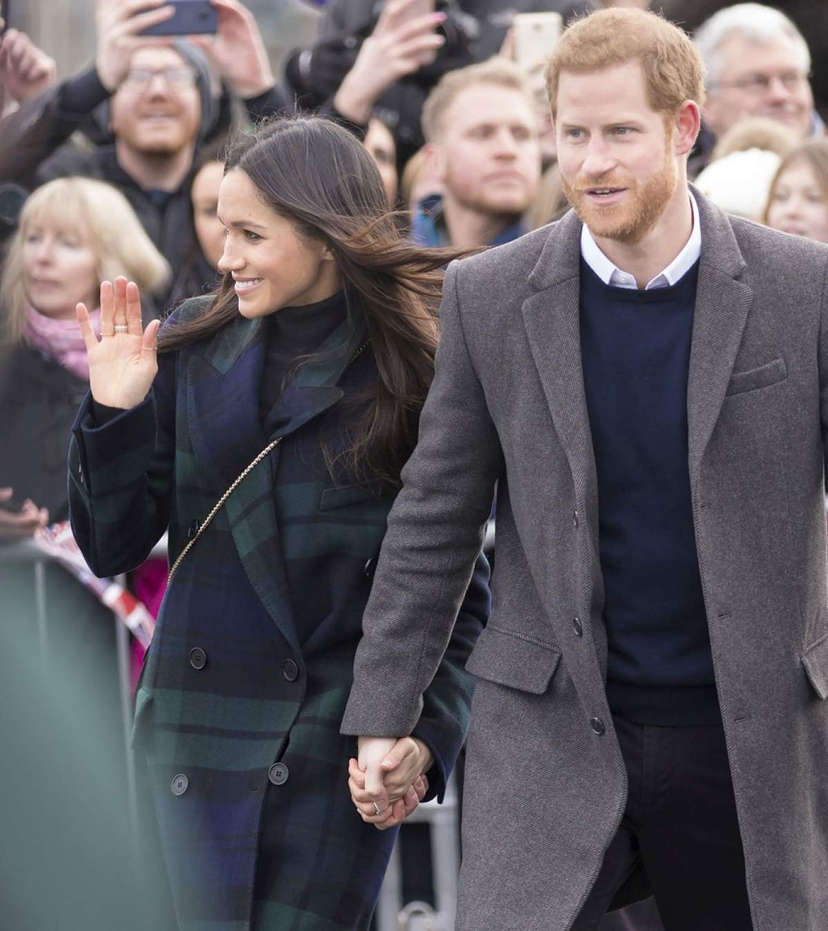 Meghan Markle a încălcat deja protocolul! Gestul făcut de viitoarea soţie a prinţului Harry a stârnit controverse