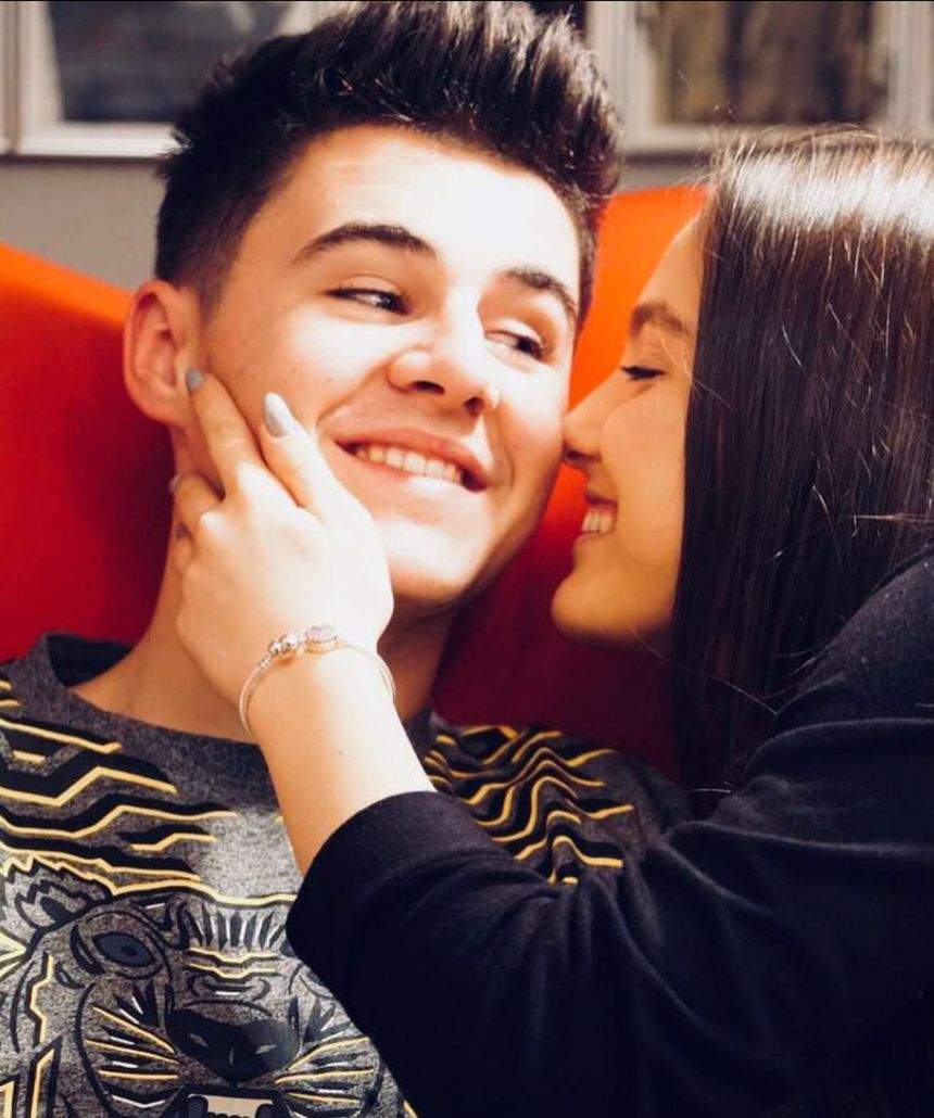 VIDEO & FOTO / Ultimul Valentine's Day înainte de despărţire. Fiica Andreei Esca abia şi-a stăpânit lacrimile. "Fiul adoptiv" al lui Alex Velea a lăsat-o fără cuvinte