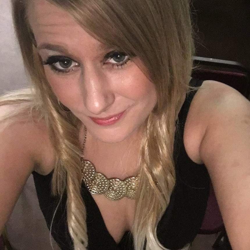 FOTO / A fost acuzată că lucra ca escortă şi s-a sinucis într-o cameră de hotel: "Mama ei a dat-o afară din casă"