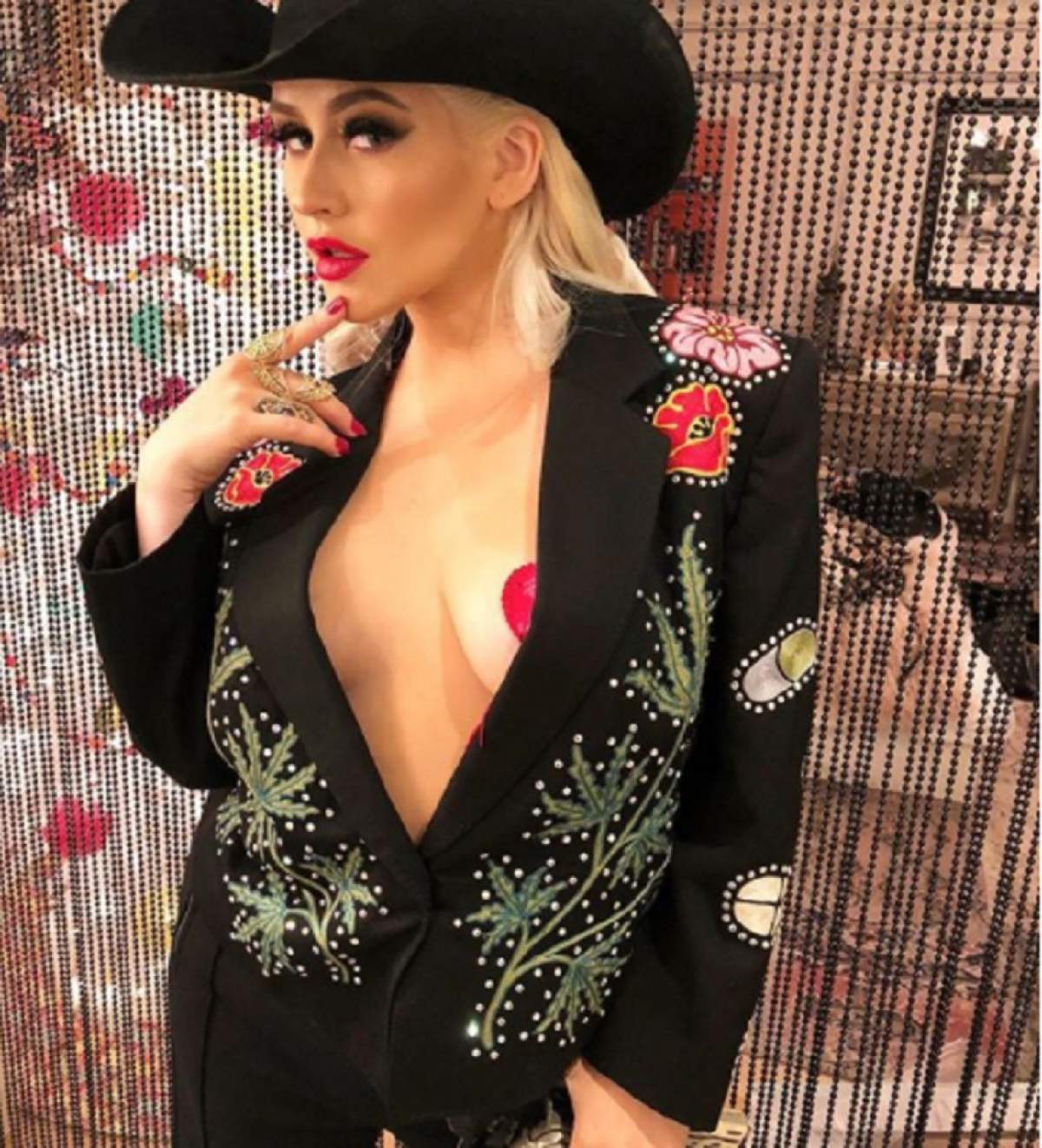 Christina Aguilera, în cele mai fierbinţi ipostaze. A fost surprinsă goală, în cadă! Imagini de infarct