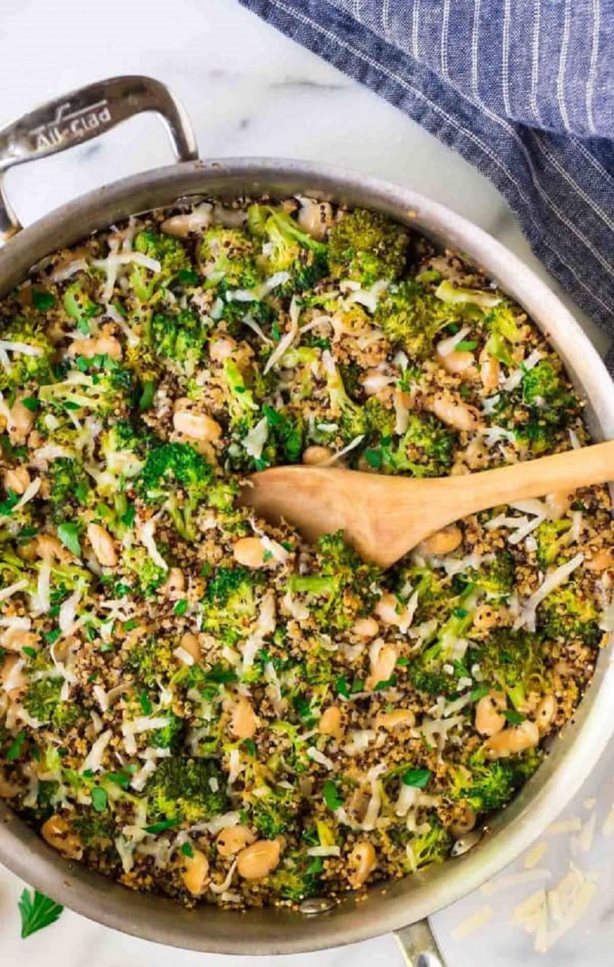 Fasole cu broccoli şi seminţe de quinoa
