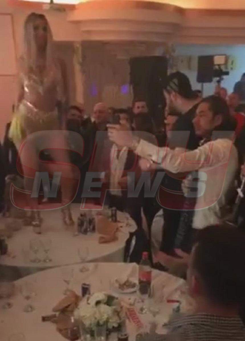 Show total cu Salam, în Germania! Manelistul cu Cristina Pucean au ”dat foc” unui club / Video