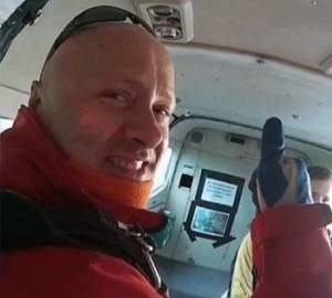 A murit ca un erou! Un instructor de parașutism a salvat o studentă, dar a sfârșit în cel mai tragic mod