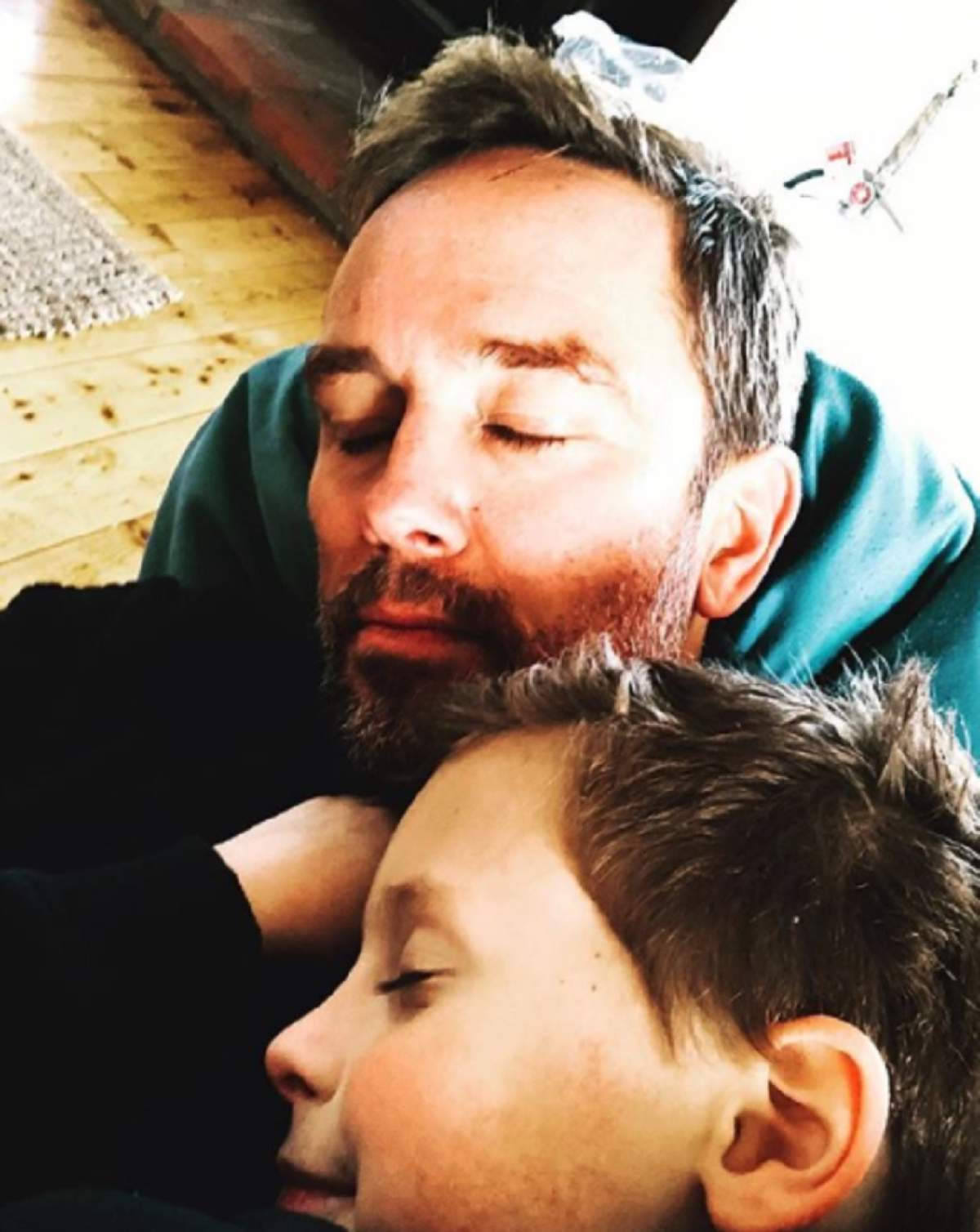 FOTO / Drama prezentatorului care şi-a pierdut soţia bolnavă: "Mami nu se mai întoarce acasă"