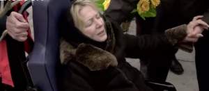 FOTO / Lacrimi și suferință la înmormântarea Anastasiei Cecati. Ce s-a întâmplat cu mama tinerei omorâtă de soţul stomatolog