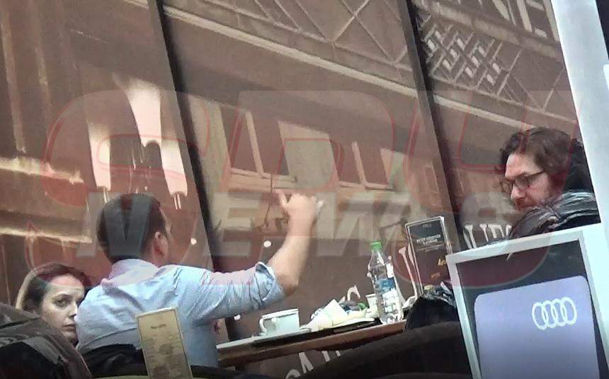 VIDEO PAPARAZZI / Durul din bucătărie a fost transformat în „mieluşel”!  El e omul în faţa căruia chef Florin Dumitrescu nu suflă