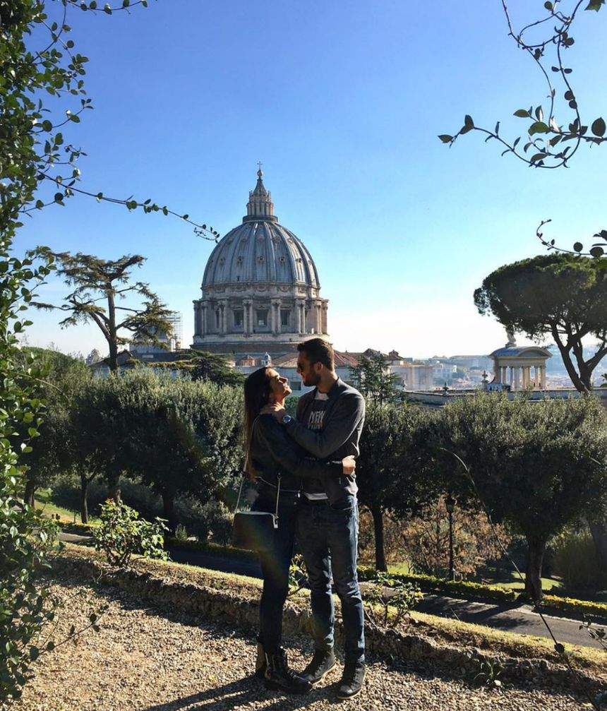 FOTO / O moldoveancă focoasă se iubeşte cu unul dintre cei mai tari fotbalişti din Italia. Imagini de senzaţie