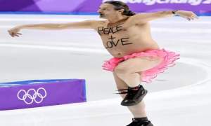 FOTO & VIDEO /  Cel mai funny moment de la Jocurile Olimpice de Iarnă 2018! A apărut in tutu roz cu maimuţa la vedere