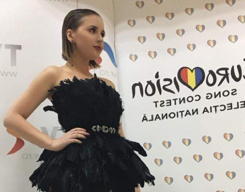 FOTO / Nu mai arată deloc aşa. Reprezentanta României la Eurovision 2017 s-a tuns foarte scurt