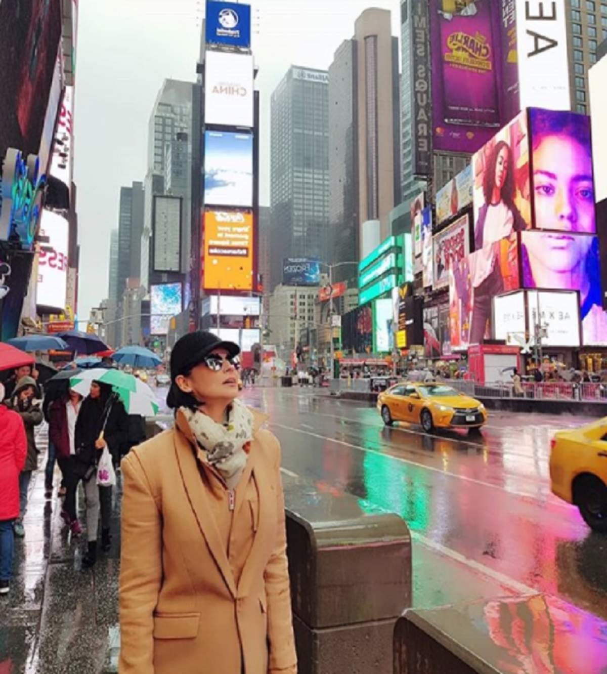 FOTO / Andreea Marin a plecat la New York! Cine o însoţeşte pe vedetă