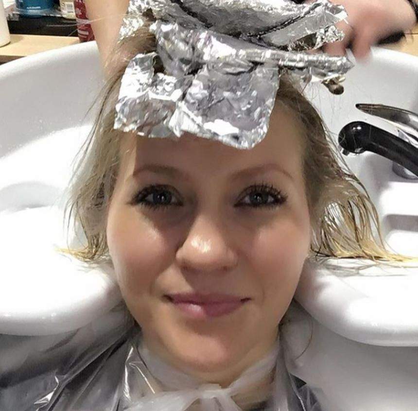 FOTO / Mirela Vaida, schimbare uluitoare de look. Frumoasa prezentatoare a vrut să-si surprindă fanii