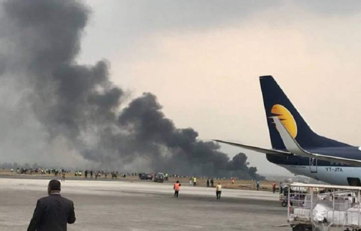 FOTO / Un avion cu pasageri s-a prăbușit, chiar lângă aeroport! Există și numeroase victime